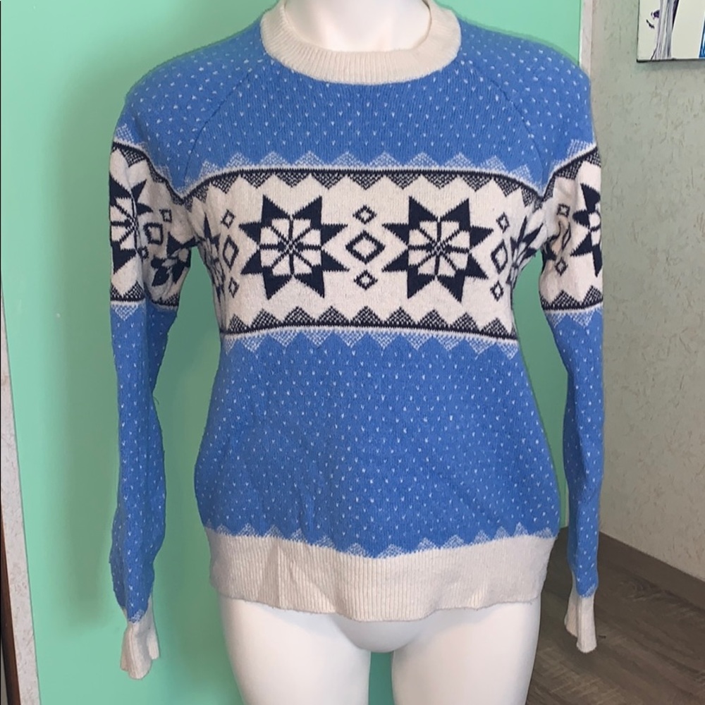 Aerie Snowflake crew neck sweater